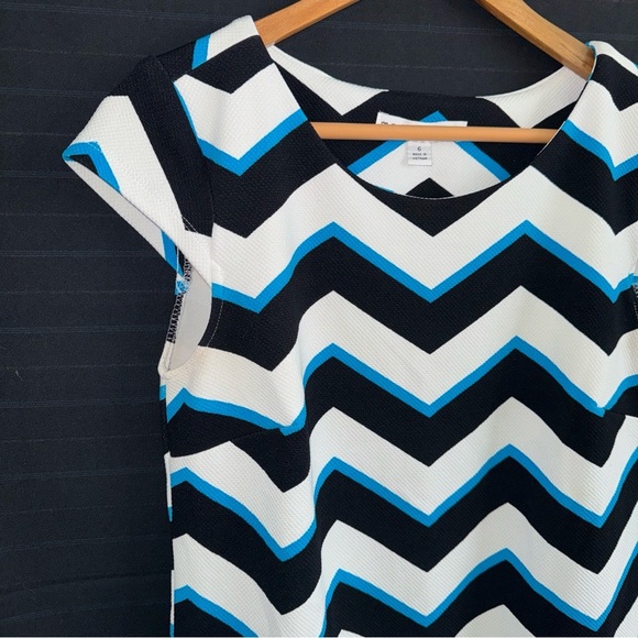 Madison Leigh Women’s Cap Sleeve Zig Zag Chevron Black White Blue Dress 6 - Picture 5 of 9